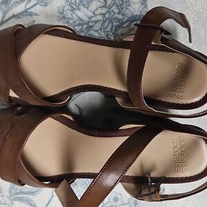 Womens platform sandals